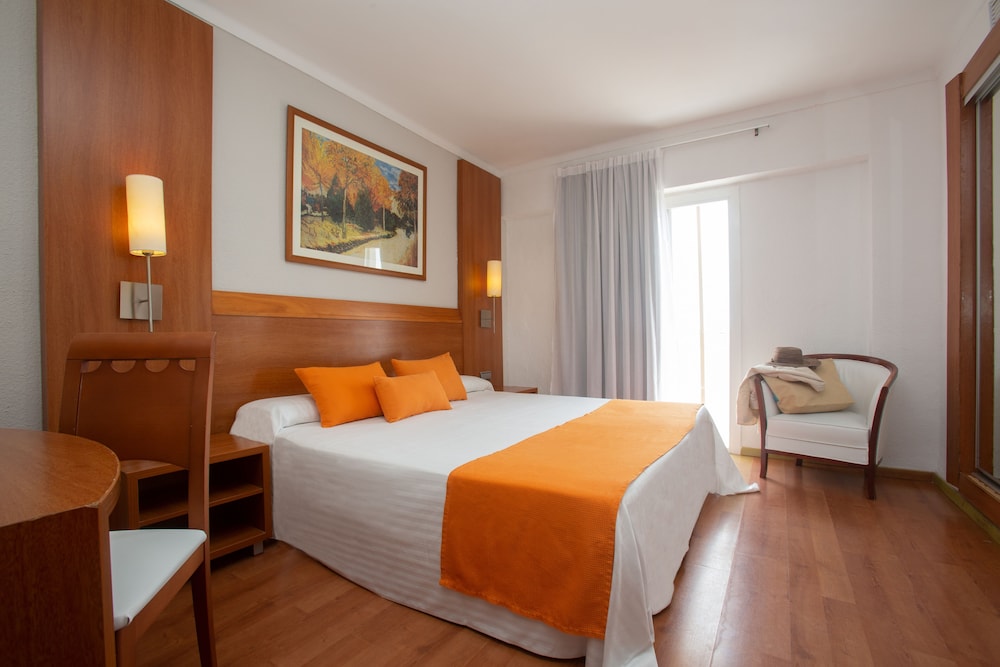 Hotel O7 Colombo — Hotel rooms in S'Illot, Balearic Islands