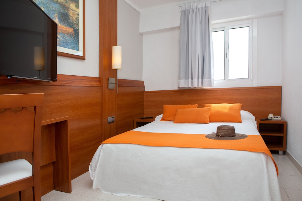 Hotel O7 Colombo — Hotel rooms in S'Illot, Balearic Islands