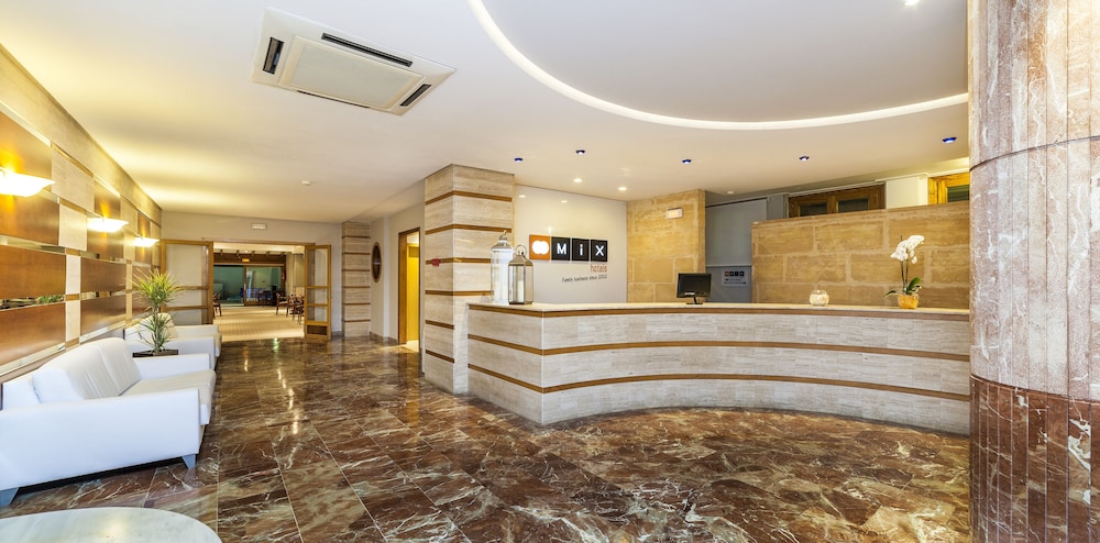Hotel O7 Colombo — Hotel building in S'Illot, Balearic Islands