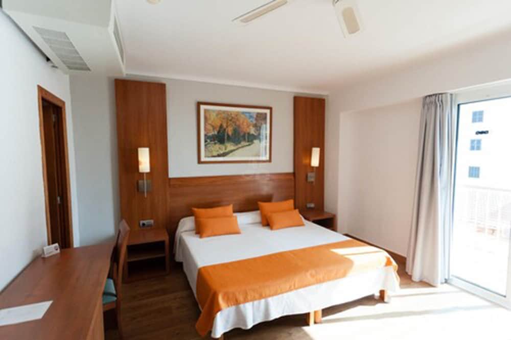 Hotel O7 Colombo — Hotel rooms in S'Illot, Balearic Islands