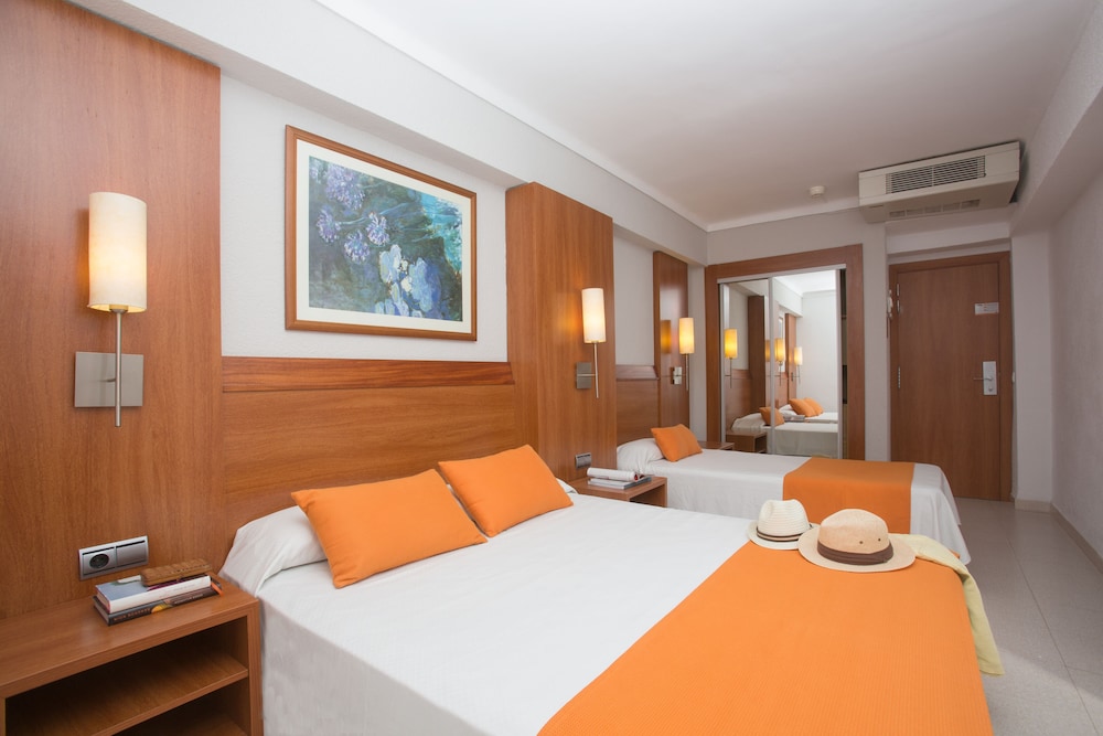 Hotel O7 Colombo — Hotel rooms in S'Illot, Balearic Islands