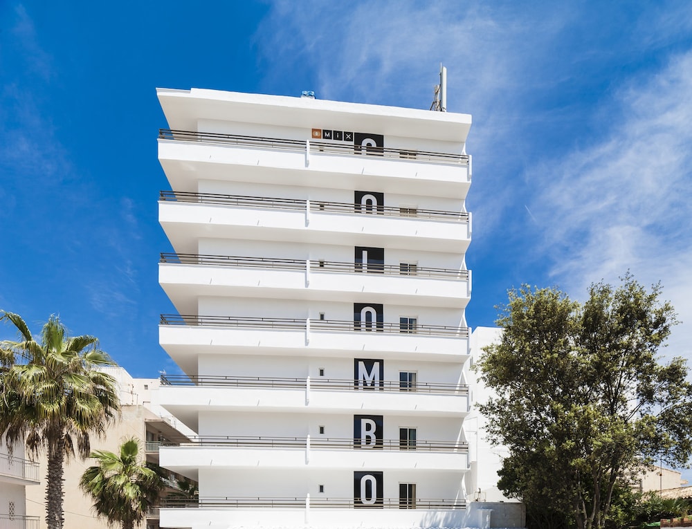 Hotel O7 Colombo — Hotel building in S'Illot, Balearic Islands