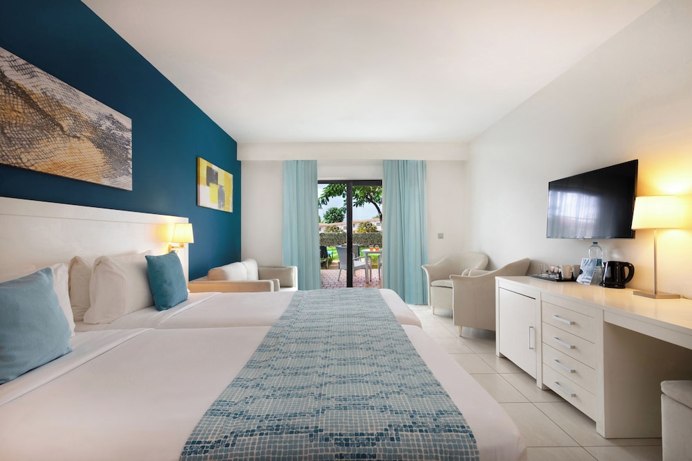 Melia Laguna Beach Resort - Adults Only — Hotel rooms in Santa Maria