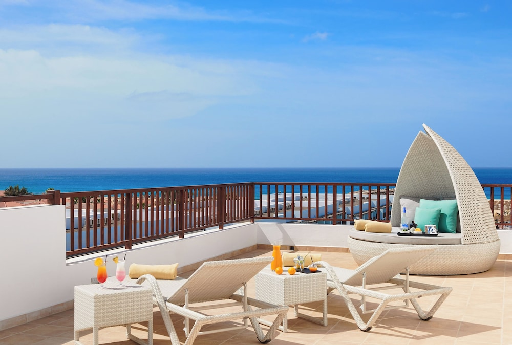 Melia Laguna Beach Resort - Adults Only — Hotel building in Santa Maria