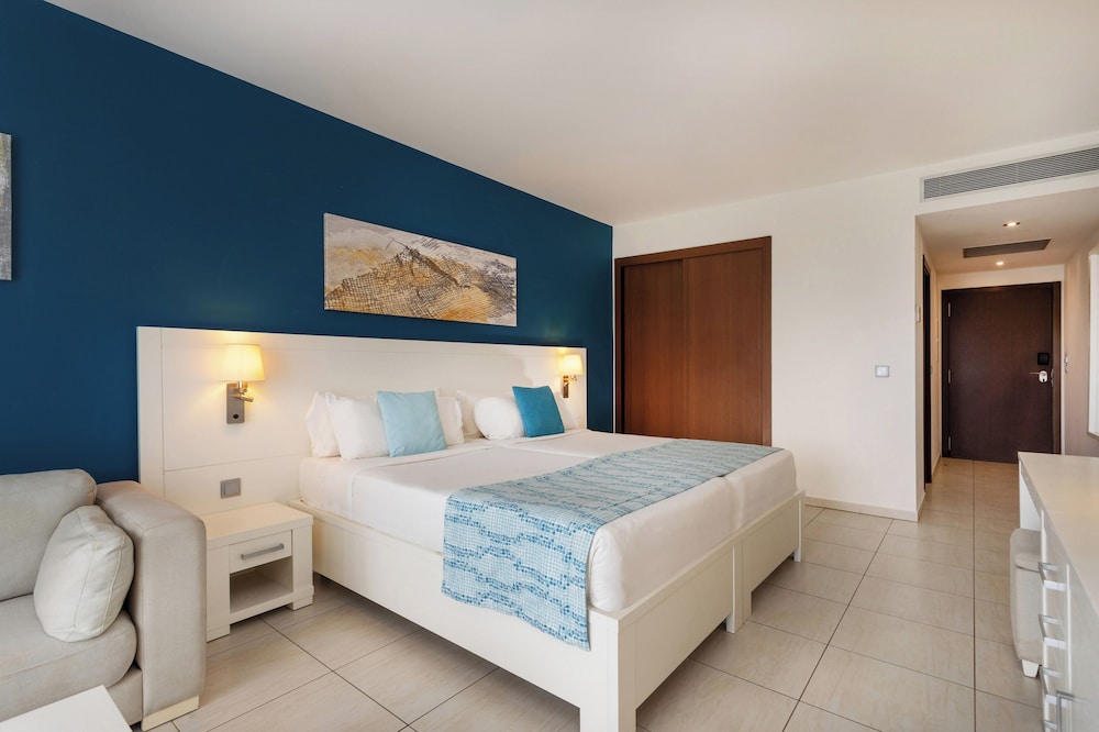 Melia Laguna Beach Resort - Adults Only — Hotel rooms in Santa Maria