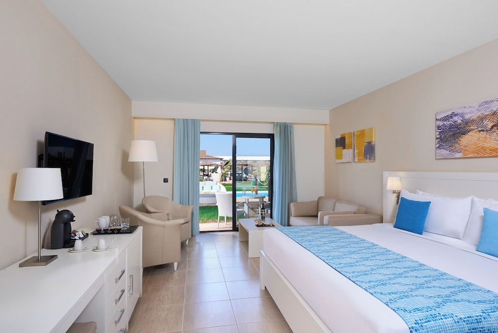 Melia Laguna Beach Resort - Adults Only — Hotel rooms in Santa Maria