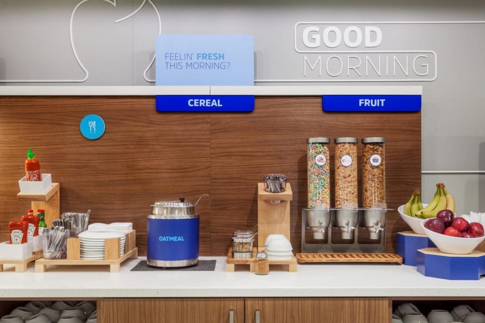 Holiday Inn Express & Suites Fernandina Beach Amelia Island by IHG — Restaurant & bars in Amelia Island, Florida