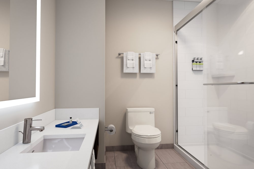 Holiday Inn Express & Suites Fernandina Beach Amelia Island by IHG — Hotel rooms in Amelia Island, Florida