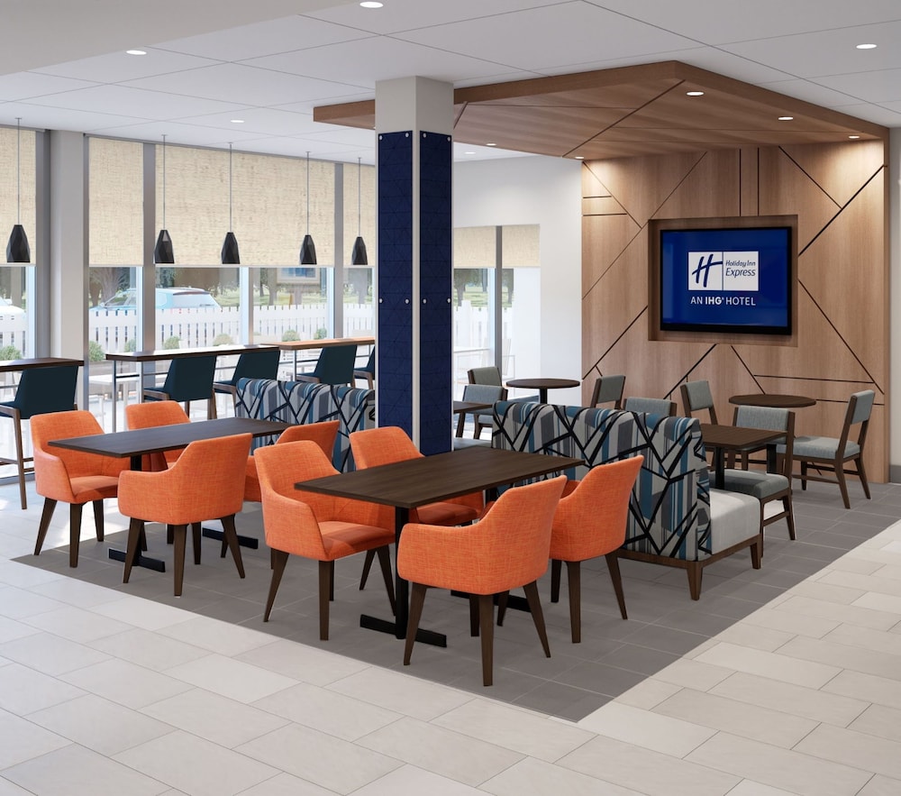 Holiday Inn Express & Suites Fernandina Beach Amelia Island by IHG — Restaurant & bars in Amelia Island, Florida