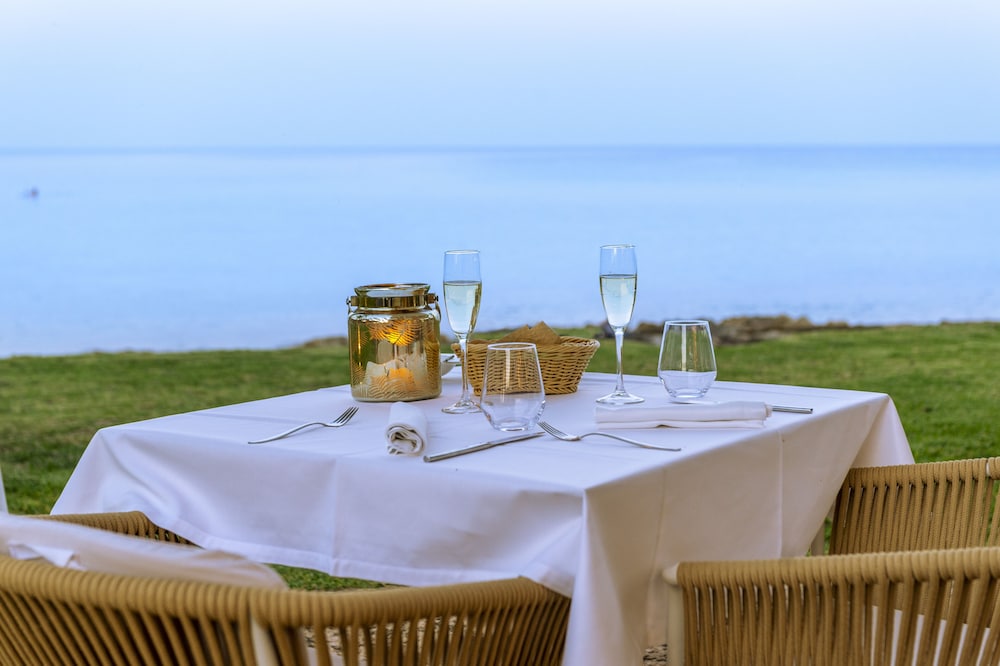 Melbeach Hotel & Spa - Adults Only — Restaurant & bars in Canyamel, Balearic Islands