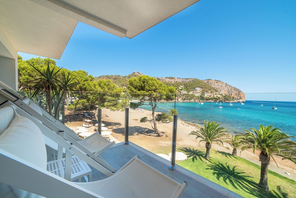 Melbeach Hotel & Spa - Adults Only — Beach in Canyamel, Balearic Islands