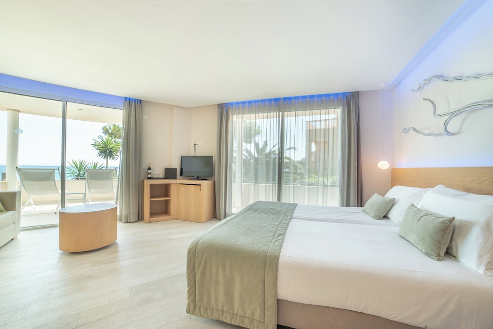 Melbeach Hotel & Spa - Adults Only — Hotel rooms in Canyamel, Balearic Islands
