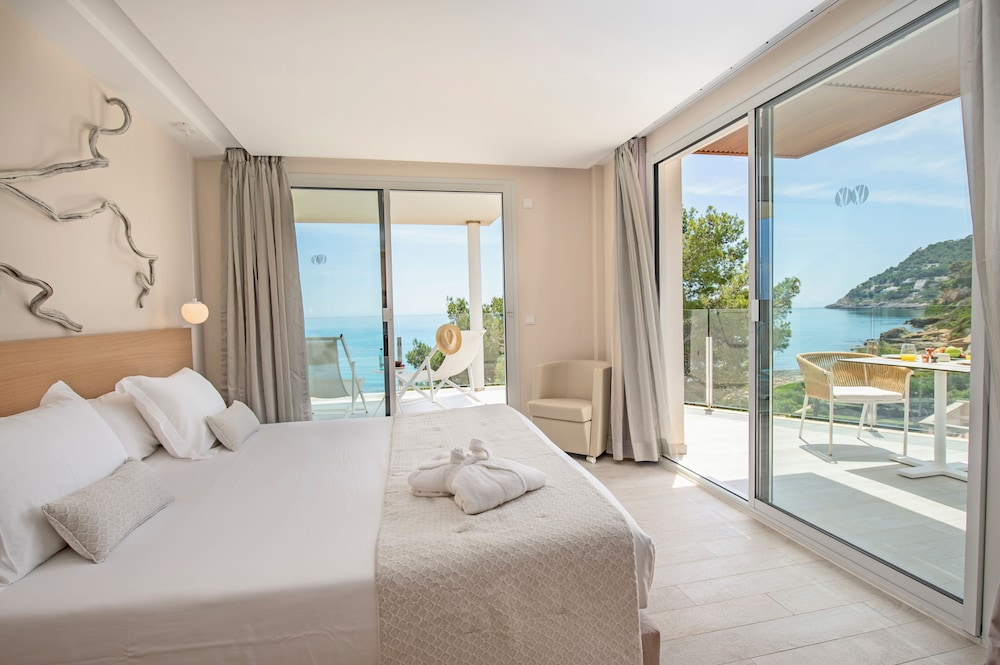 Melbeach Hotel & Spa - Adults Only — Hotel rooms in Canyamel, Balearic Islands