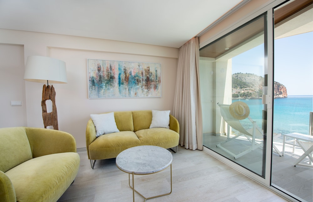 Melbeach Hotel & Spa - Adults Only — Hotel rooms in Canyamel, Balearic Islands