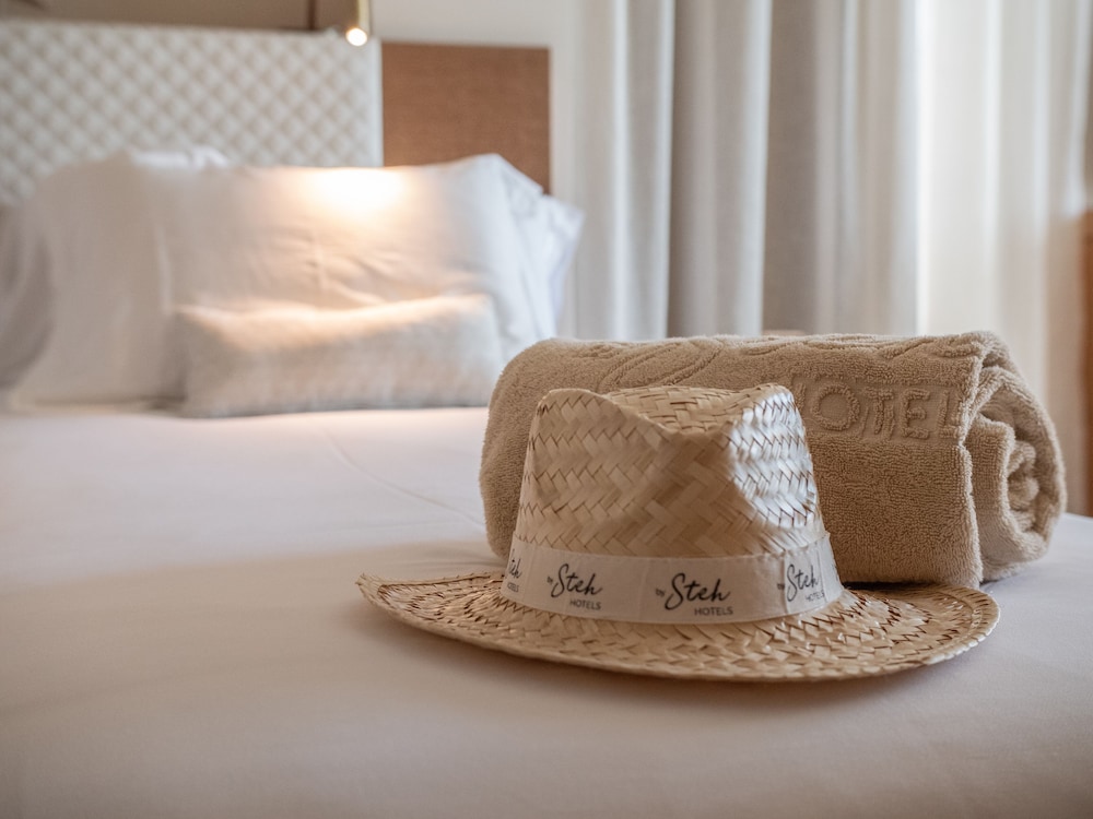 Melbeach Hotel & Spa - Adults Only — Hotel rooms in Canyamel, Balearic Islands