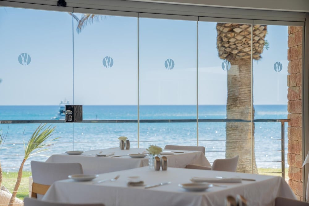 Melbeach Hotel & Spa - Adults Only — Restaurant & bars in Canyamel, Balearic Islands