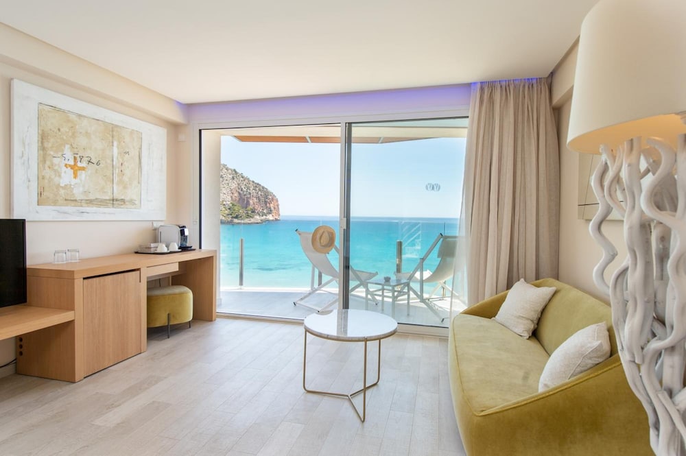 Melbeach Hotel & Spa - Adults Only — Hotel rooms in Canyamel, Balearic Islands