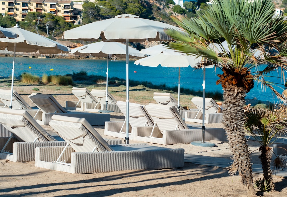 Melbeach Hotel & Spa - Adults Only — Beach in Canyamel, Balearic Islands