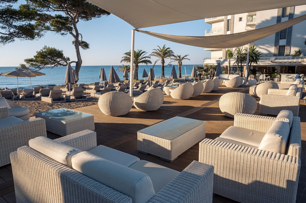 Melbeach Hotel & Spa - Adults Only — Beach in Canyamel, Balearic Islands
