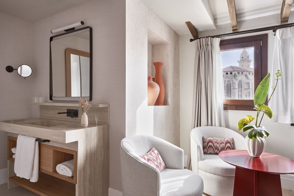 Boutique Hotel Posada Terra Santa — Hotel rooms in Palma de Mallorca, Balearic Islands