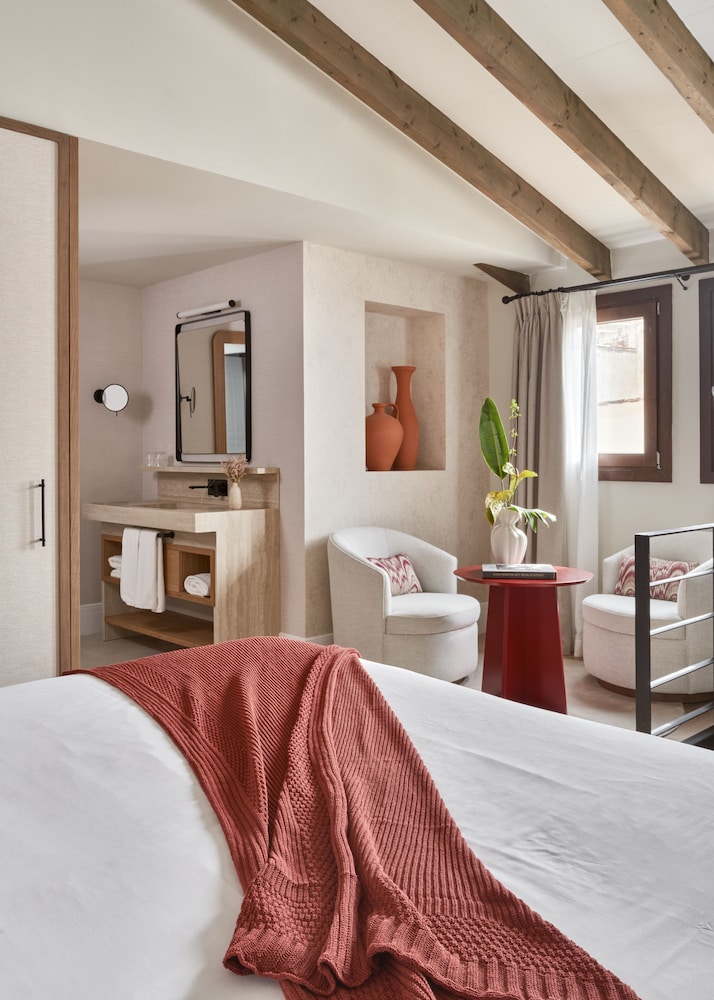 Boutique Hotel Posada Terra Santa — Hotel rooms in Palma de Mallorca, Balearic Islands