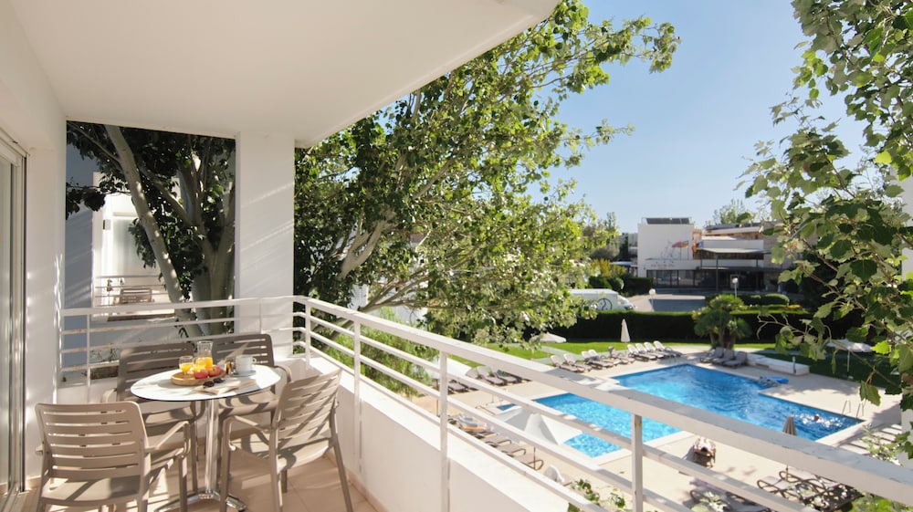 Apartamentos Duvabitat — Swimming pool in Puerto Pollensa, Balearic Islands