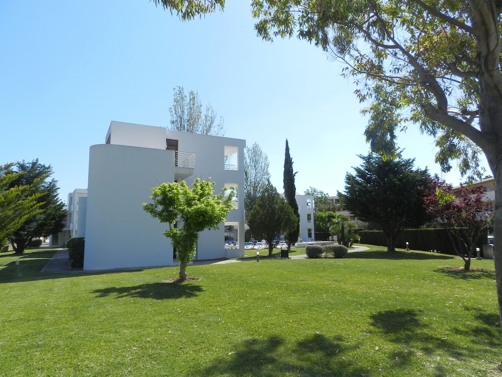 Apartamentos Duvabitat — Hotel building in Puerto Pollensa, Balearic Islands
