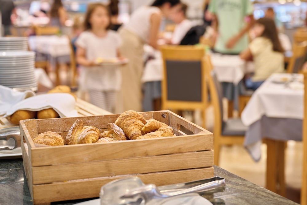 Apartamentos Duvabitat — Restaurant & bars in Puerto Pollensa, Balearic Islands