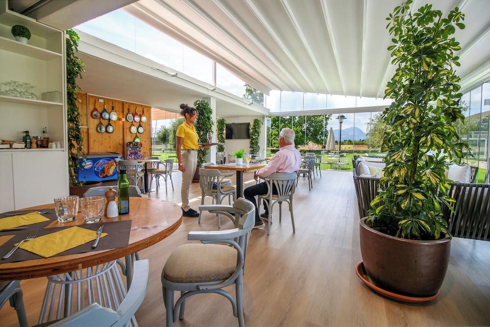 Apartamentos Duvabitat — Restaurant & bars in Puerto Pollensa, Balearic Islands