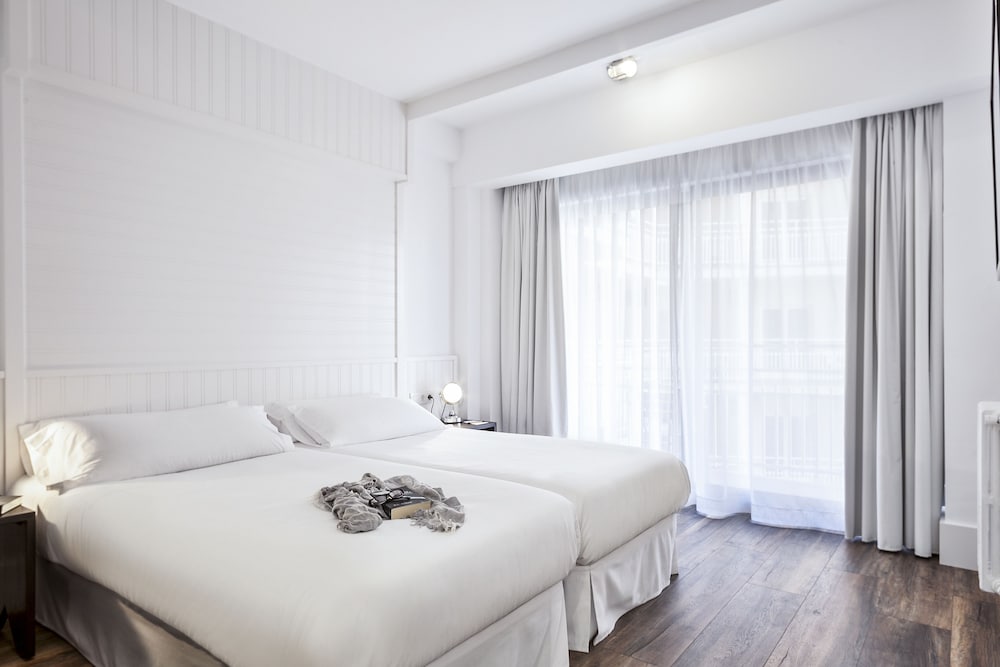 Hotel Delamar - Adults Only — Hotel rooms in Lloret de Mar, Catalonia
