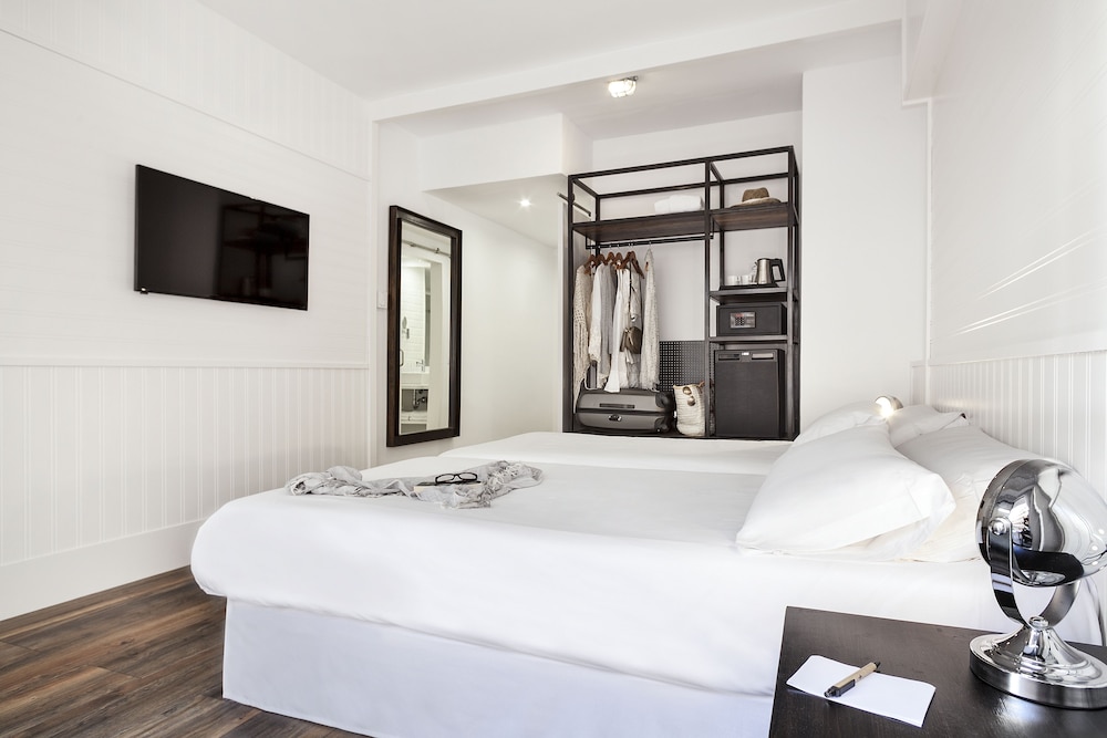 Hotel Delamar - Adults Only — Hotel rooms in Lloret de Mar, Catalonia