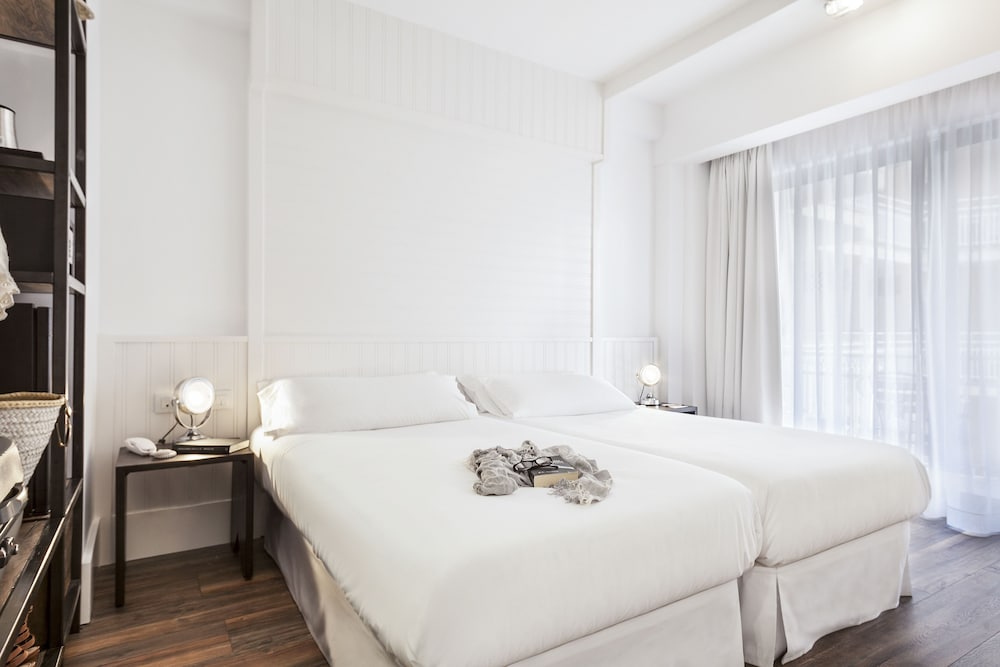 Hotel Delamar - Adults Only — Hotel rooms in Lloret de Mar, Catalonia