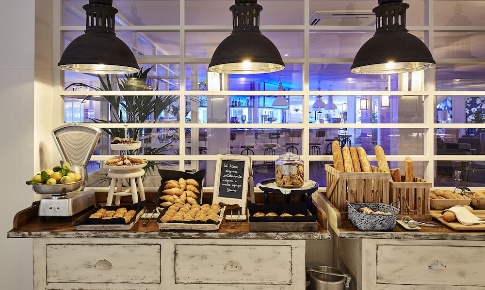 Hotel Delamar - Adults Only — Restaurant & bars in Lloret de Mar, Catalonia