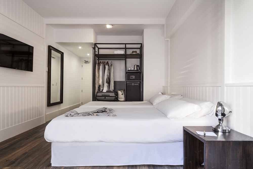 Hotel Delamar - Adults Only — Hotel rooms in Lloret de Mar, Catalonia