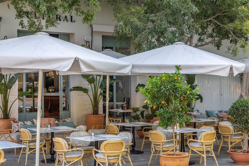 Hoposa Cultural Boutique — Restaurant & bars in Puerto Pollensa, Balearic Islands