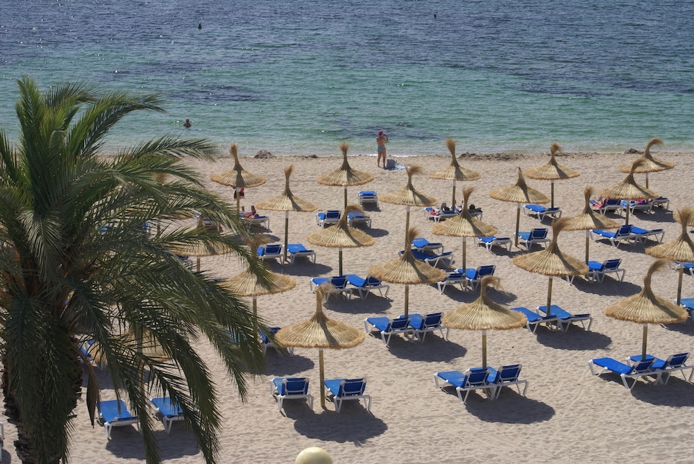 Hoposa Cultural Boutique — Beach in Puerto Pollensa, Balearic Islands
