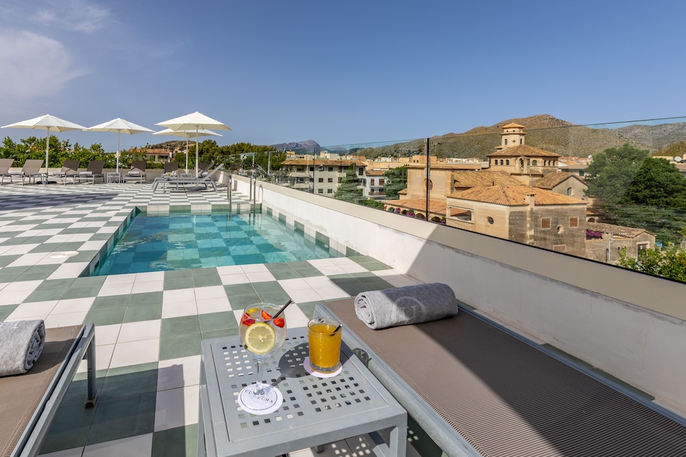 Hoposa Cultural Boutique — Swimming pool in Puerto Pollensa, Balearic Islands