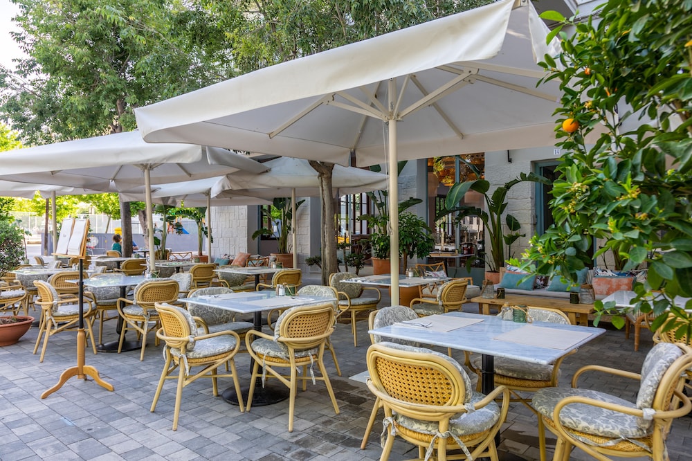Hoposa Cultural Boutique — Restaurant & bars in Puerto Pollensa, Balearic Islands