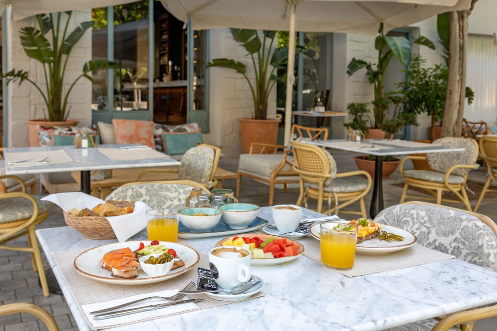 Hoposa Cultural Boutique — Restaurant & bars in Puerto Pollensa, Balearic Islands