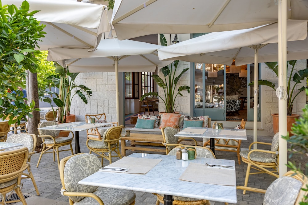 Hoposa Cultural Boutique — Restaurant & bars in Puerto Pollensa, Balearic Islands