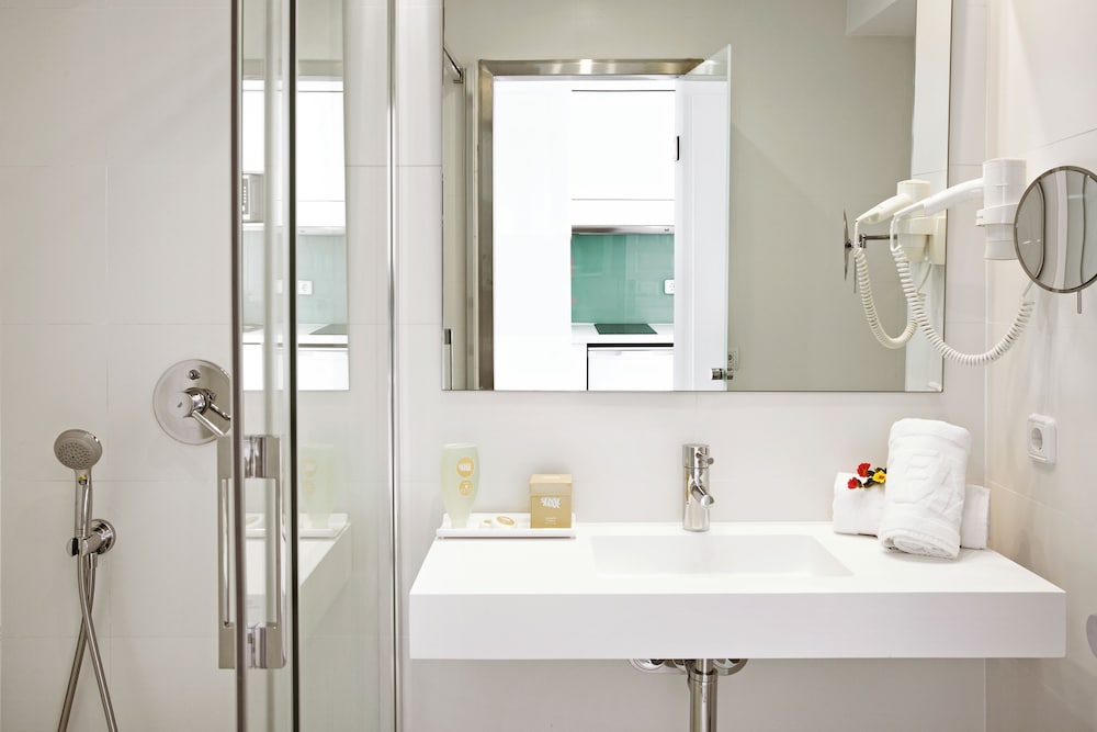 Grupotel Ibiza Beach Resort - Adults Only — Hotel rooms in Portinatx, Balearic Islands