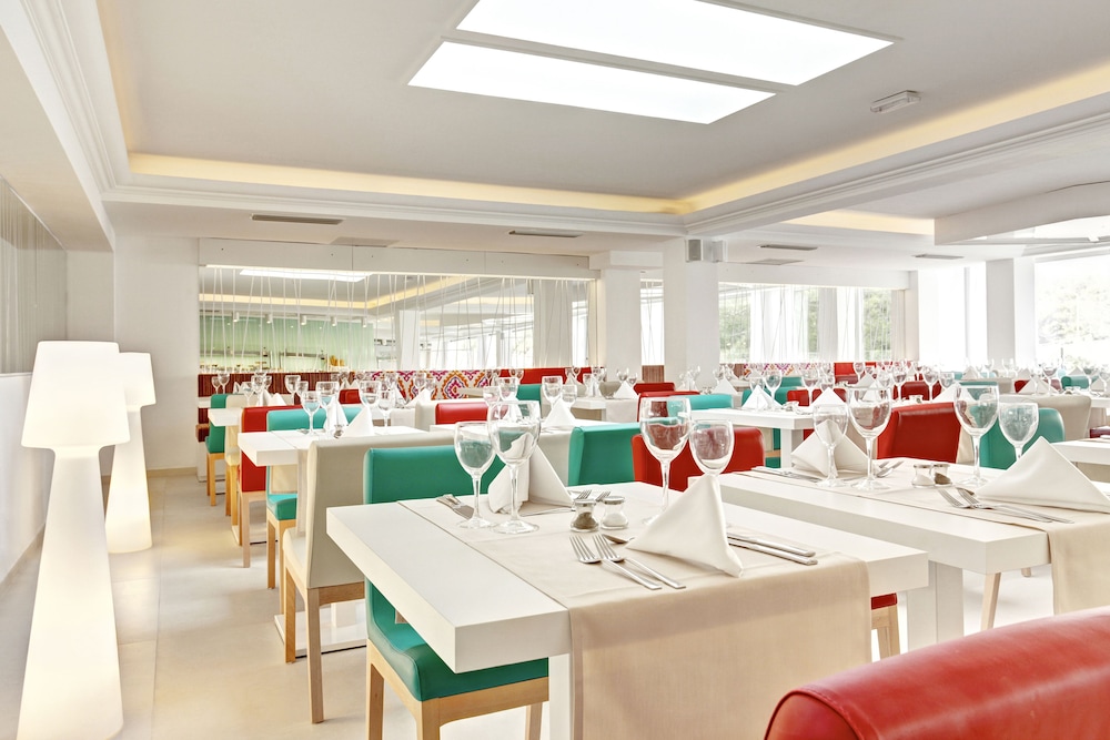 Grupotel Ibiza Beach Resort - Adults Only — Restaurant & bars in Portinatx, Balearic Islands