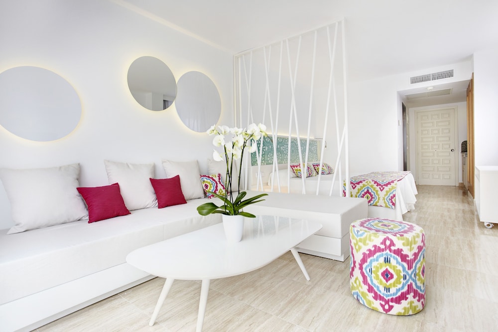 Grupotel Ibiza Beach Resort - Adults Only — Hotel rooms in Portinatx, Balearic Islands