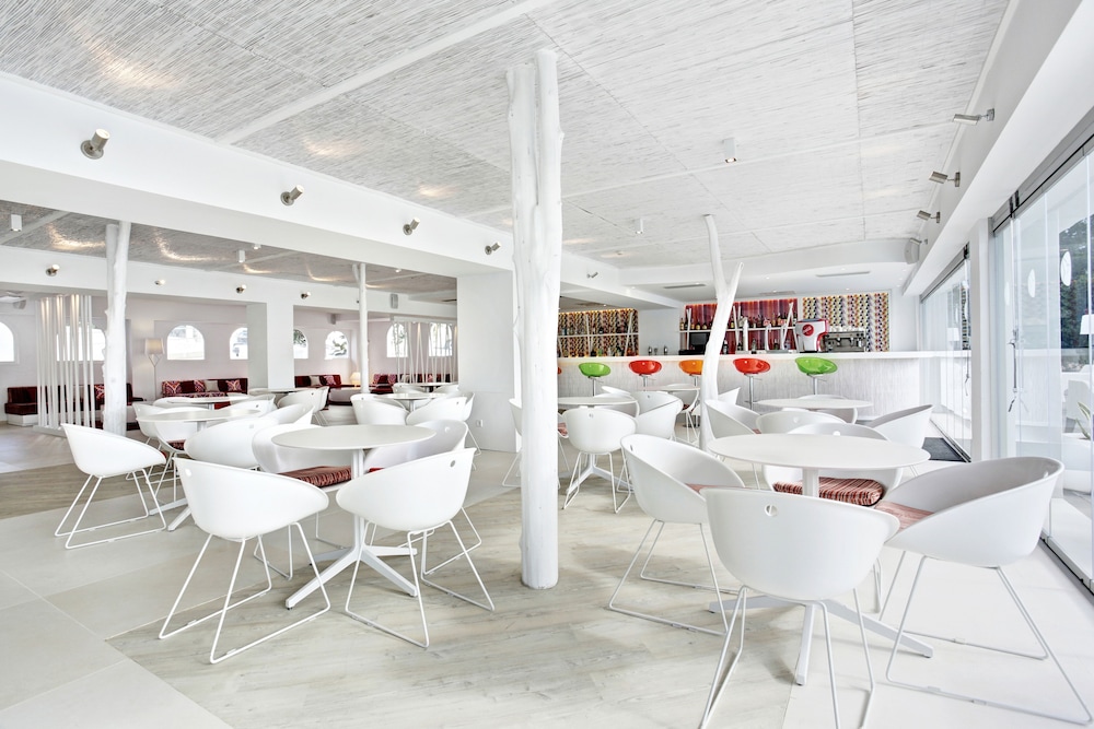 Grupotel Ibiza Beach Resort - Adults Only — Restaurant & bars in Portinatx, Balearic Islands