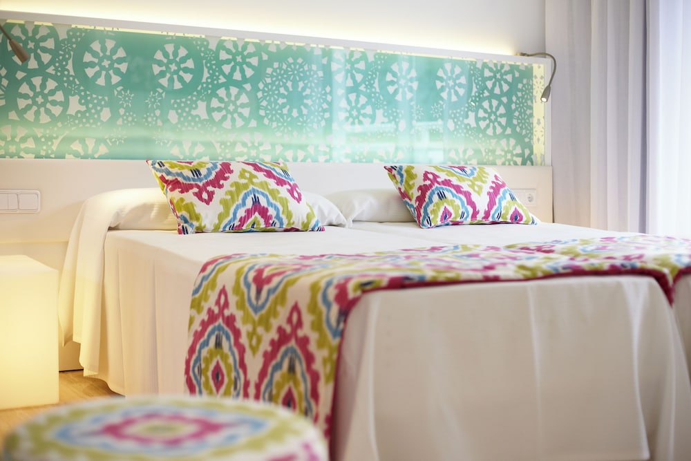 Grupotel Ibiza Beach Resort - Adults Only — Hotel rooms in Portinatx, Balearic Islands