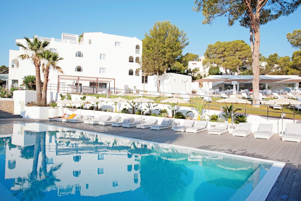 Grupotel Ibiza Beach Resort - Adults Only — Swimming pool in Portinatx, Balearic Islands