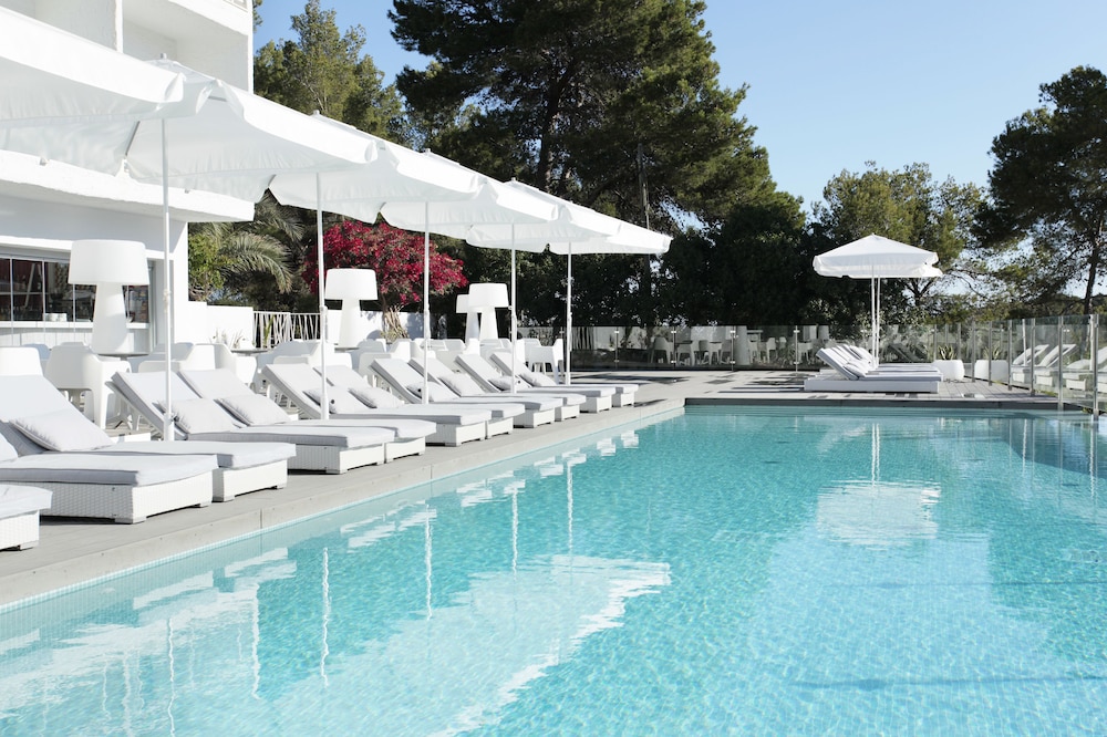 Grupotel Ibiza Beach Resort - Adults Only — Swimming pool in Portinatx, Balearic Islands