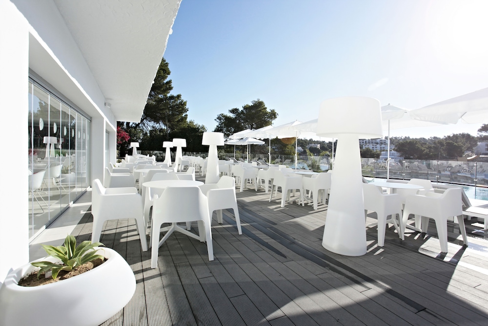 Grupotel Ibiza Beach Resort - Adults Only — Restaurant & bars in Portinatx, Balearic Islands