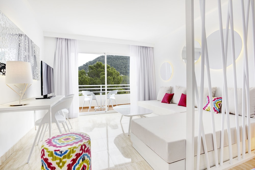 Grupotel Ibiza Beach Resort - Adults Only — Hotel rooms in Portinatx, Balearic Islands