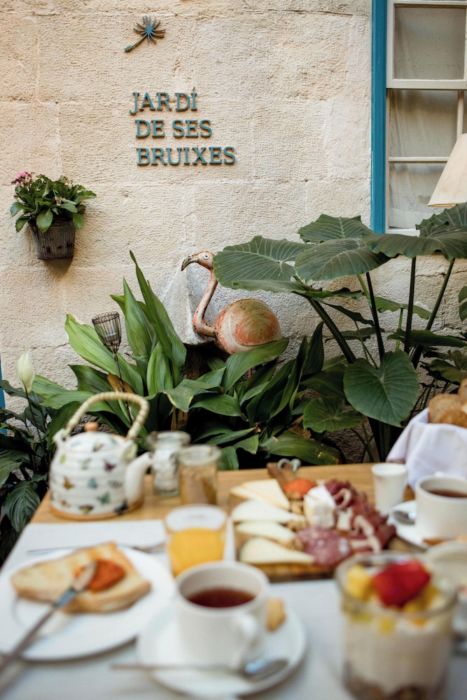 Jardí de ses Bruixes Boutique Hotel — Restaurant & bars in Mahon, Balearic Islands
